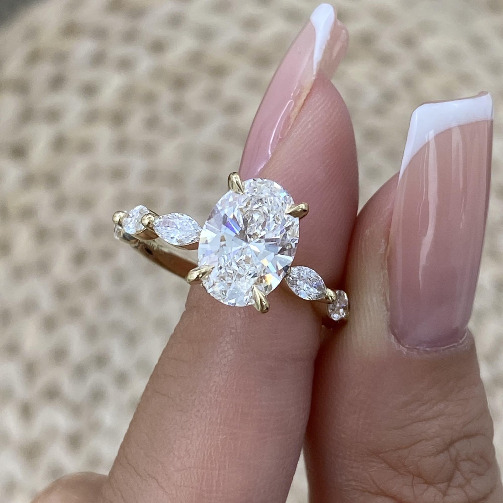 Engagement Ring Yellow Gold 2.8ct IGI Certified E/VVS2 Oval Lab Created Diamond