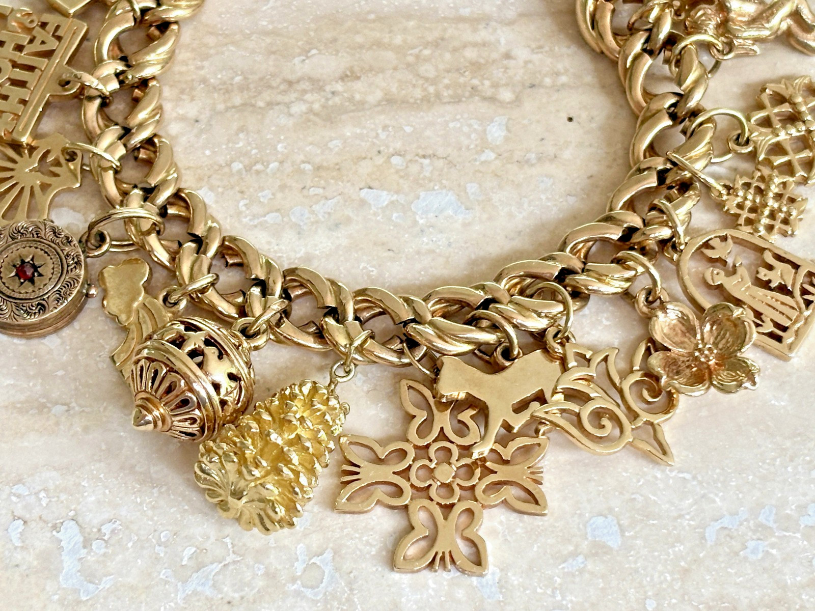 Gold Charm Bracelet with 20 Charms – Mostly Retired James Avery – Appr. 59 Grams