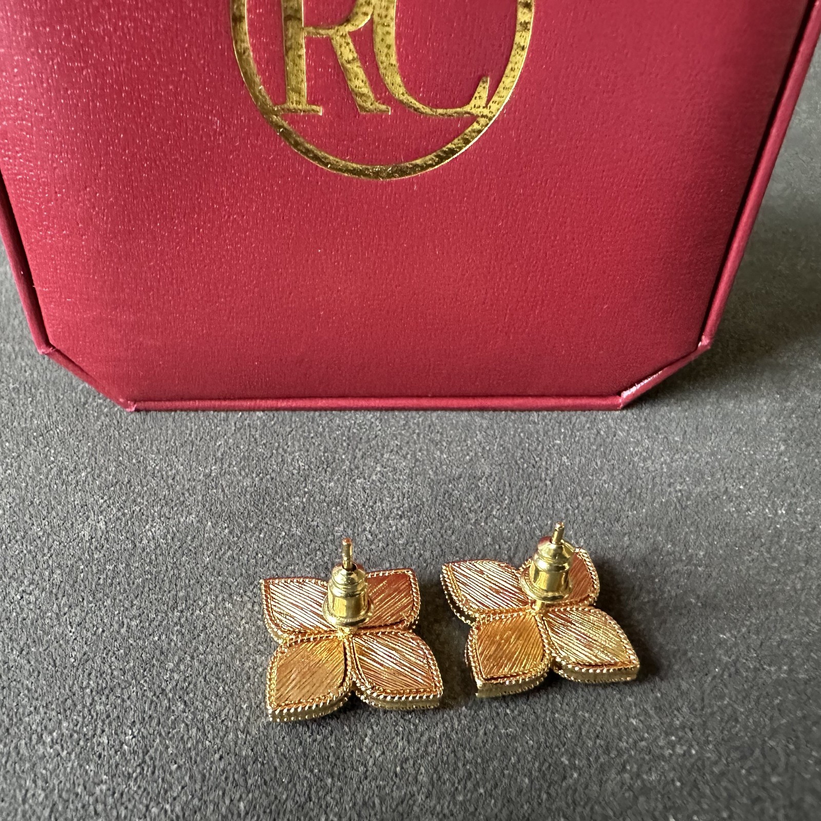 Roberto Coin Venetian Princess 18K Gold Diamond Flower Stud Earrings