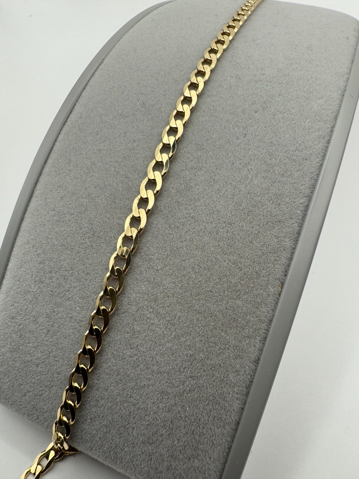 9ct Yellow Solid Gold 3.84mm Curb Link Length 20 Inch / 50cm Necklace (AG100MC)