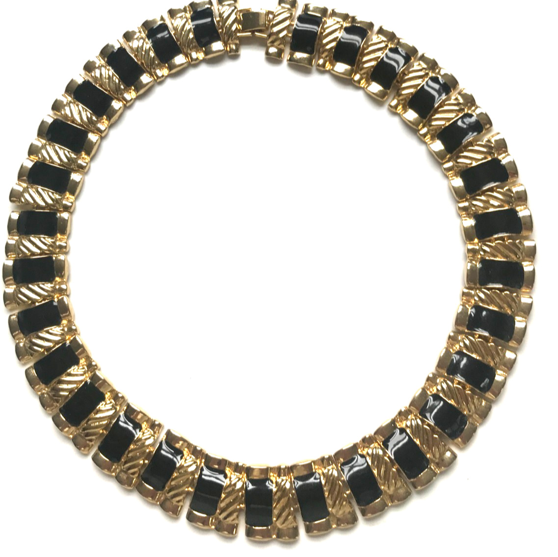 RETRO GOLDTONE WITH BLACK ENAMELING NECKLACE 17 INCHES