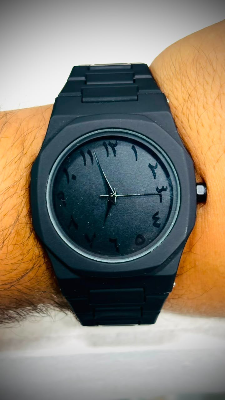 Black Analog Wrist Watch Arabic Numeral Dial Black Metal Bracelet