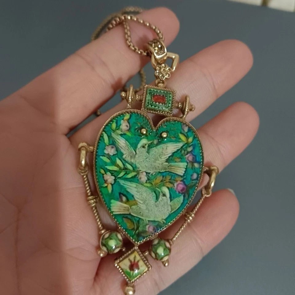 Vintage European Heart Enamel Necklace Unique Art Inlay Retro Pendant Jewelry