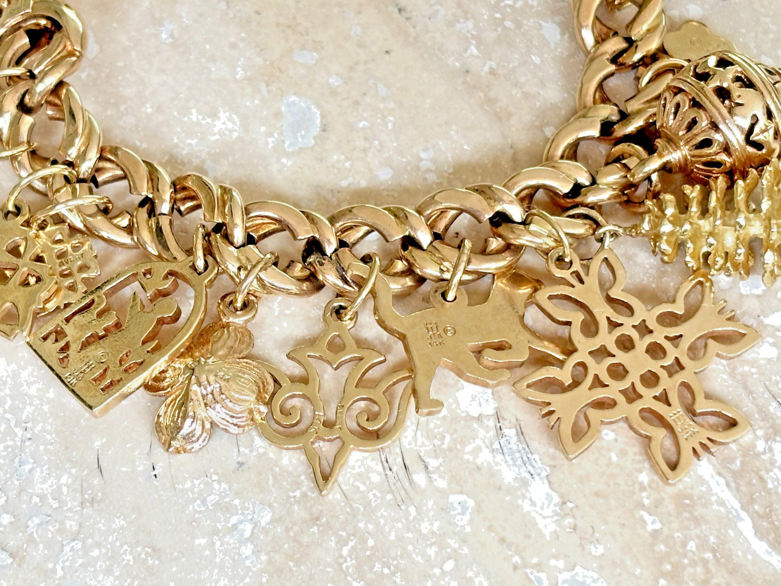 Gold Charm Bracelet with 20 Charms – Mostly Retired James Avery – Appr. 59 Grams