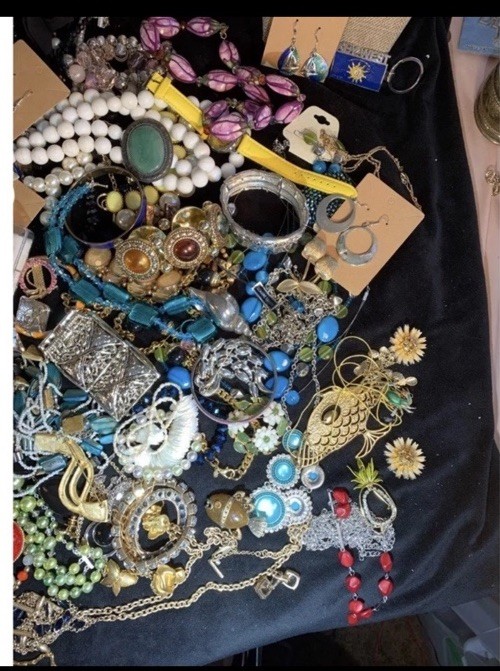 6+ Lbs. POUNDS Unsearched Huge Lot Jewelry Vtg-Now Junk Art Craft Treasure Hunt