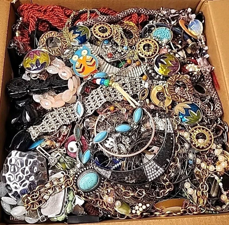3 Lbs Unsearched Huge Lot VTG Jewelry Vintage Mod Junk + Wear Resell Tangled In