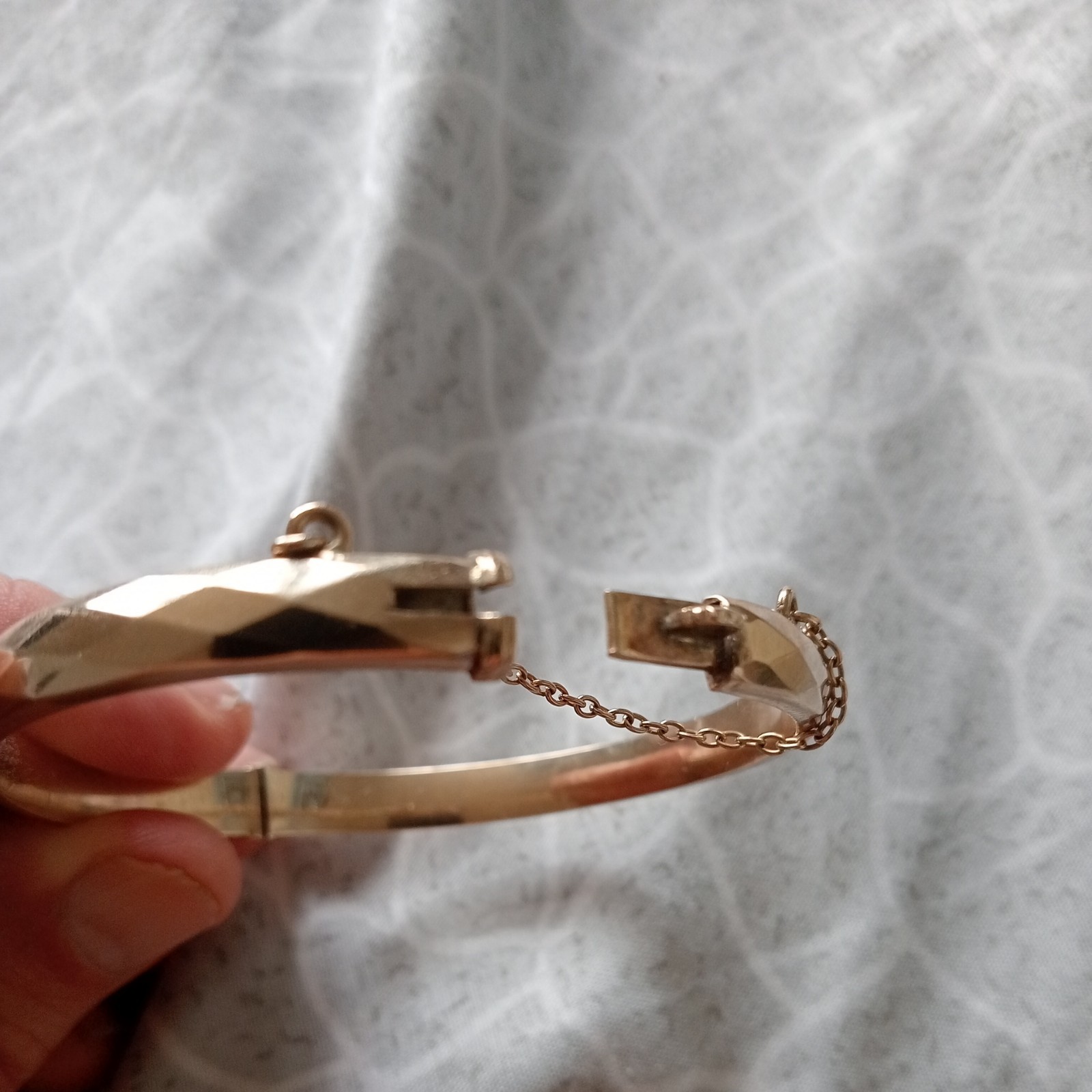 Gold Bangle 9 Carat Hinged Yellow 6mm Oval , 9.68 grams