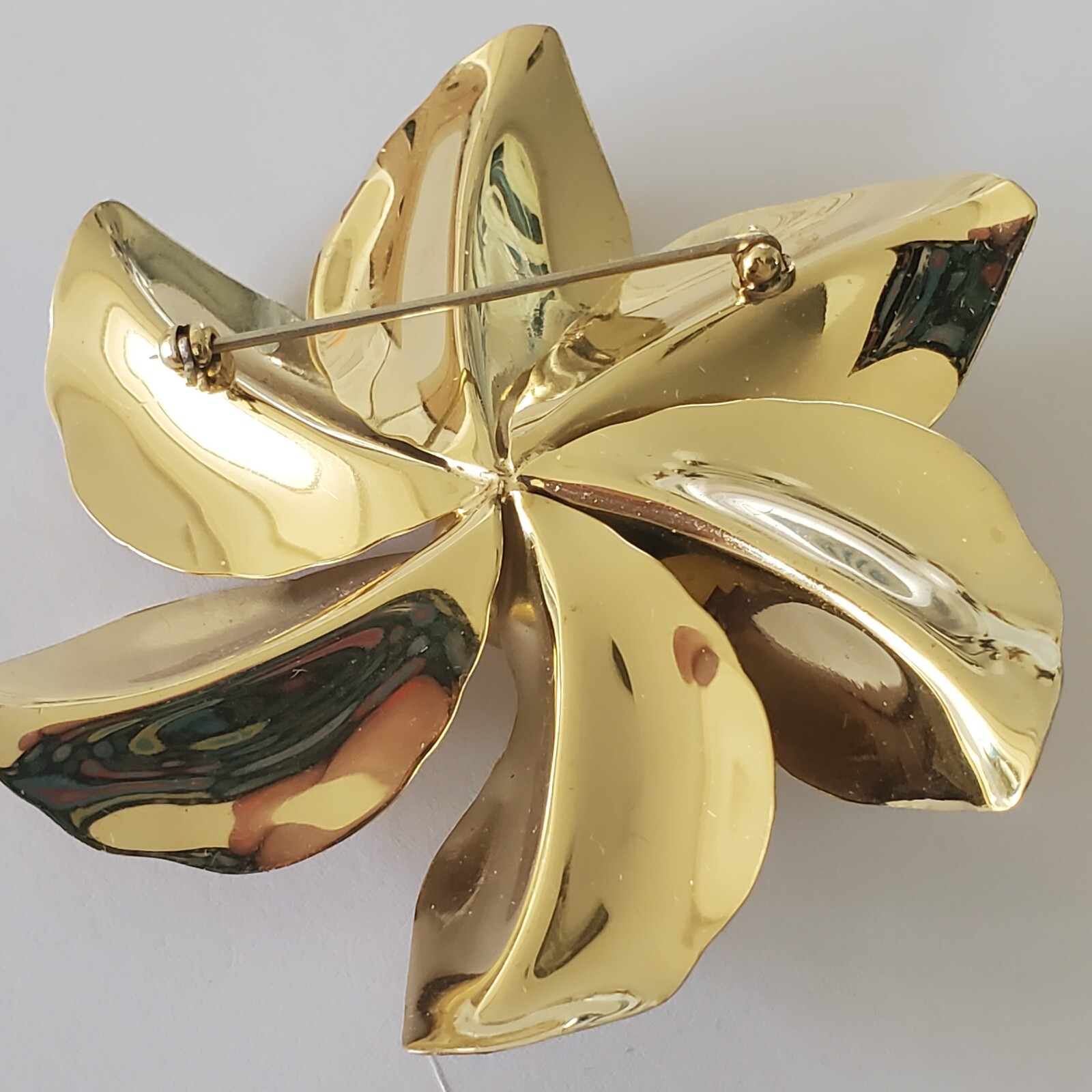 Vintage Gold Tone Satin Brushed Flower w/ Root Beer Rhinestones 2.75″ Brooch Pin