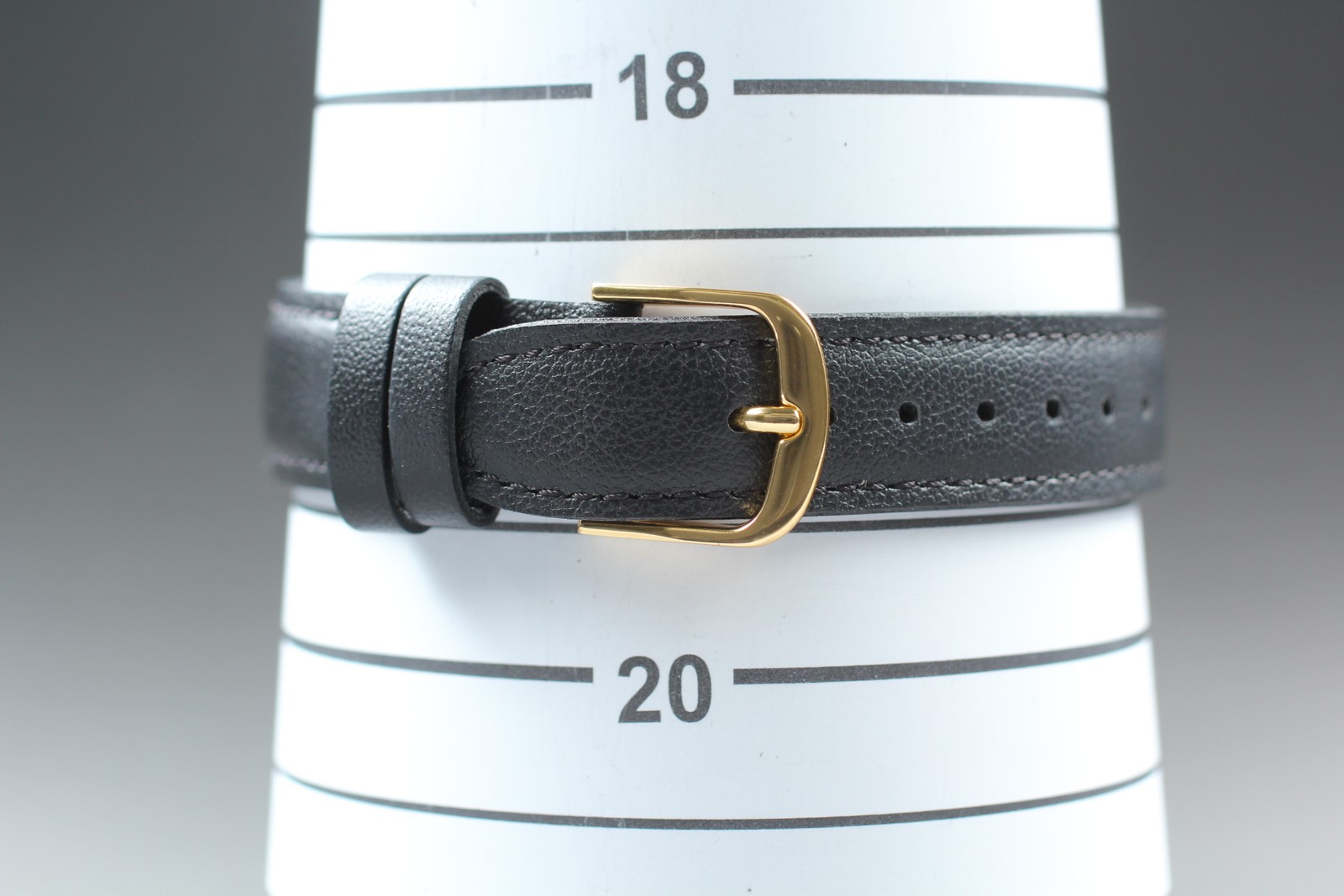 [Near MINT] Vintage Seiko Dolce 5E61-0A70 Gold Roman HAQ Quartz Mens Watch