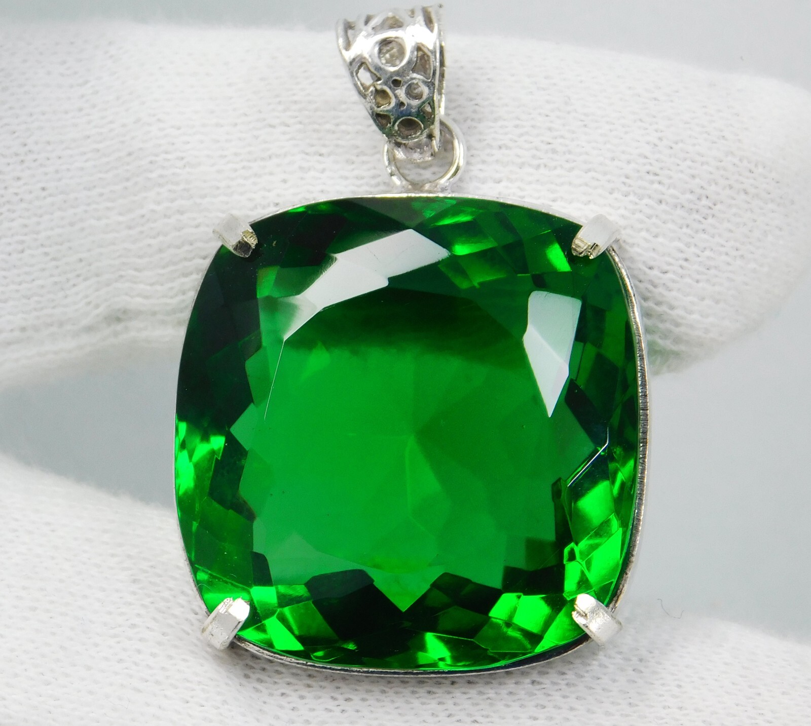 Certified 131.90 Ct Top Green Tsavorite Garnet Pendant Square Natural Gemstone