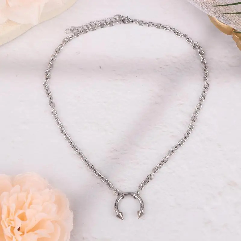 Retro Hip-hop Style Titanium Steel Necklace Party Punk Rivet Pendant Unise