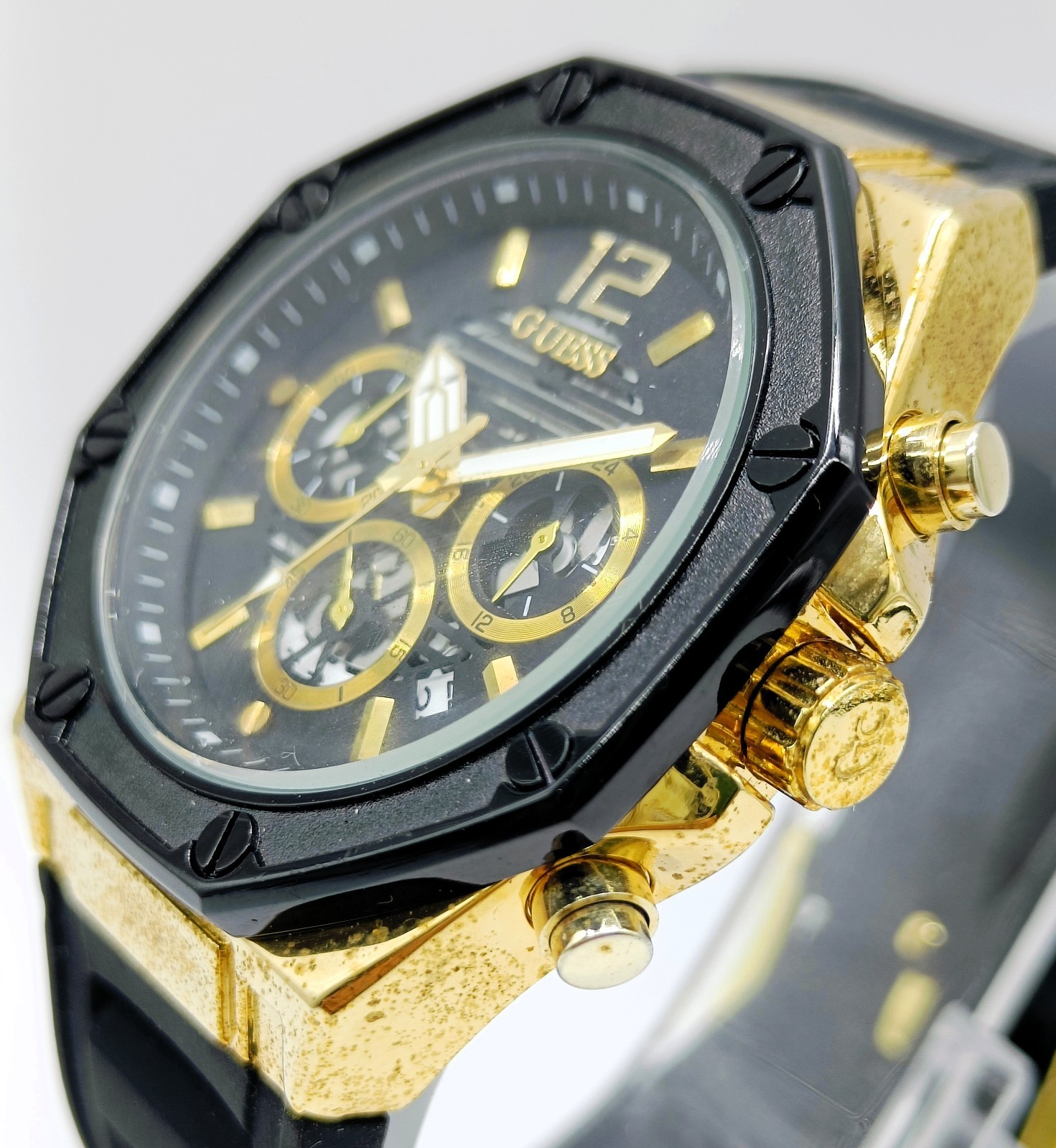 Amazing Guess Chronograph Date Indicator Quartz Analog Men’s Wrist Watch