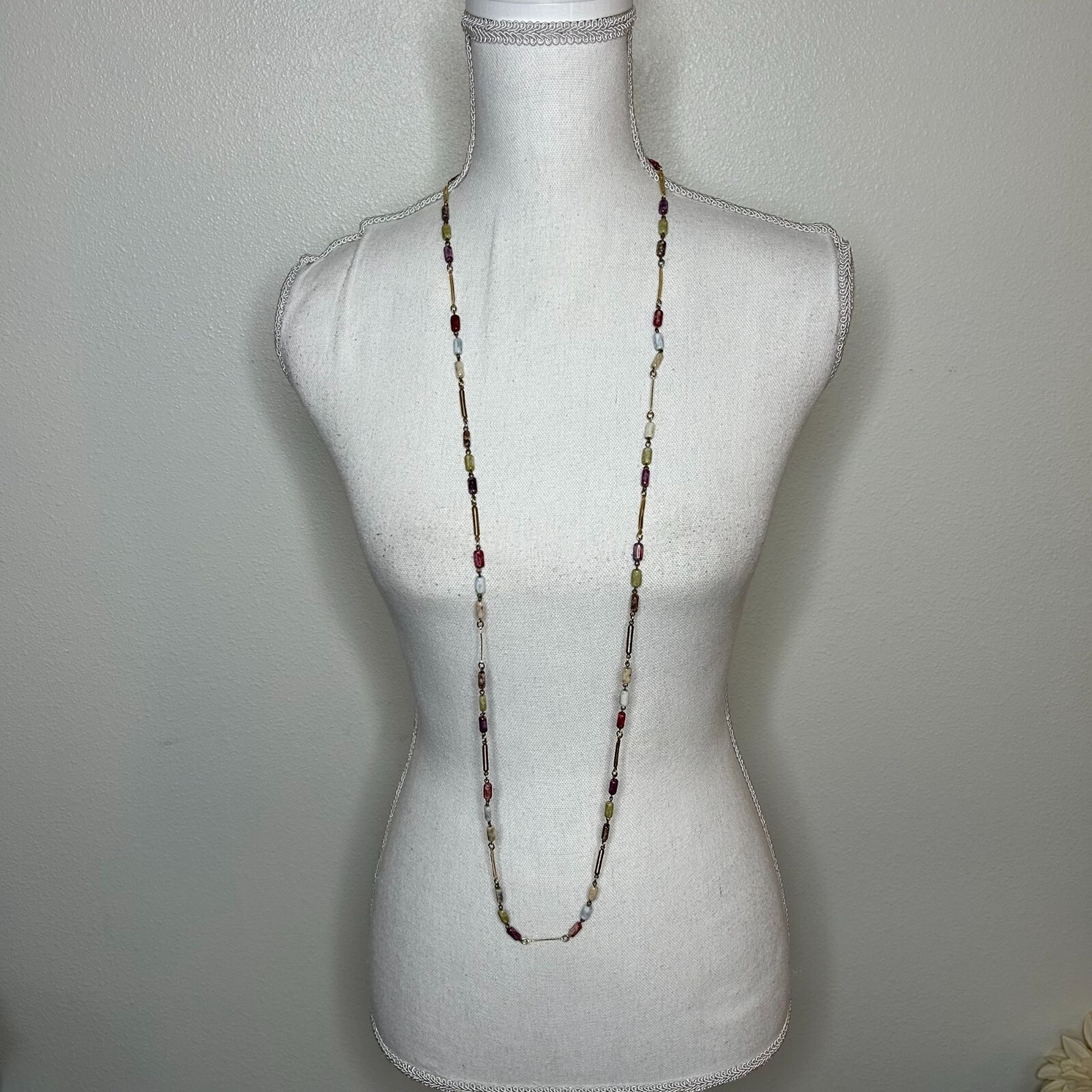 Single Strand Gold Colored Chain Necklace w/Multicolored Stones