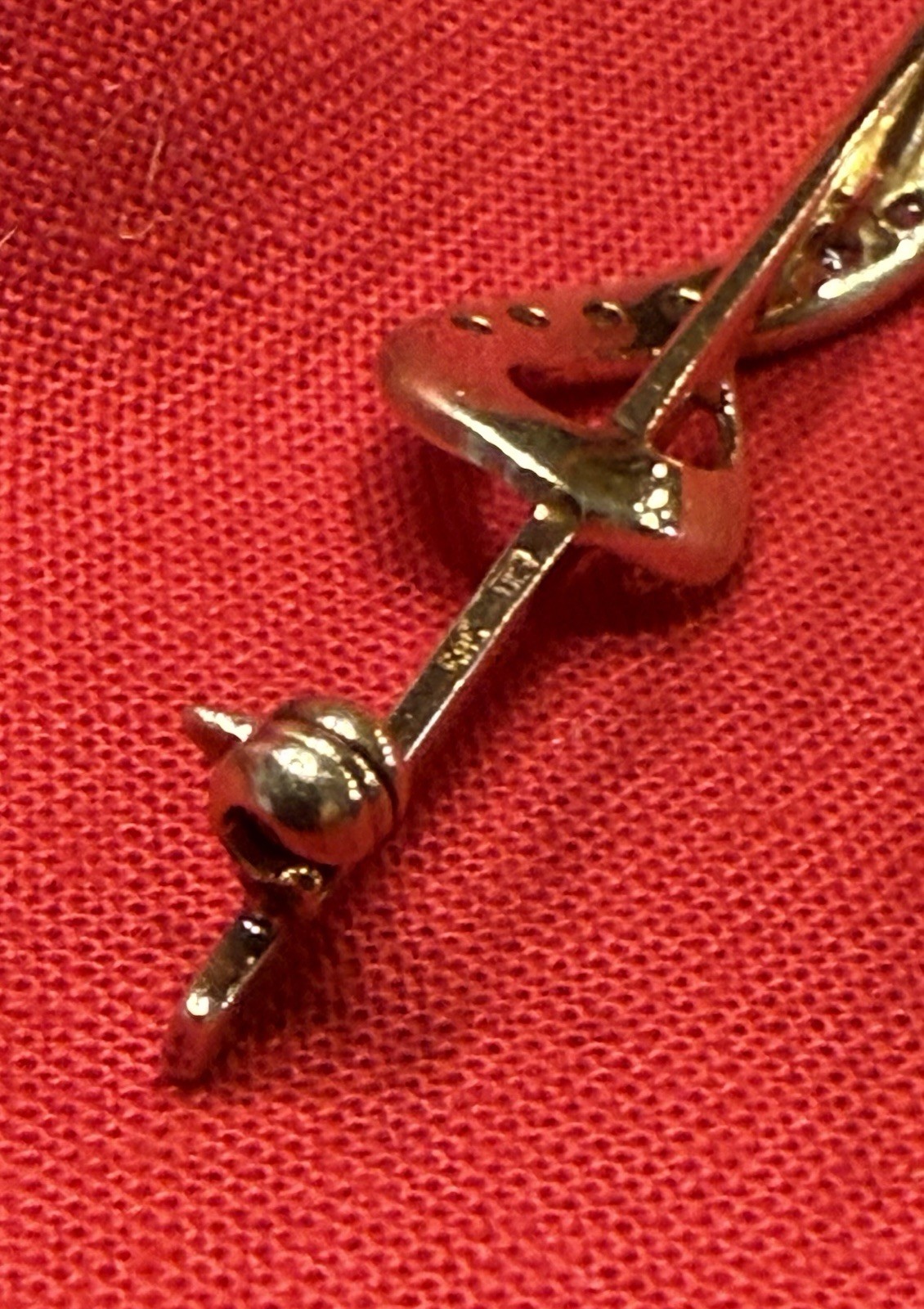 Vintage 14k Gold Bar Brooch With Looping Ribbon Design Accented With Diamonds