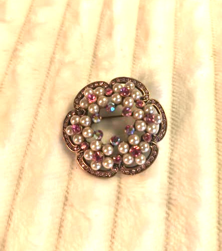 Flower Brooch Pin Gold Tone Pink Rhinestone Faux Pearl Round Costume Jewelry