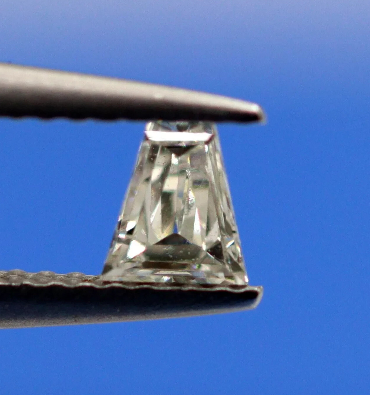 G/VS2 0.094 Ct Certified Natural Loose Diamond Tapered Baguette Cut 3 × 2 mm