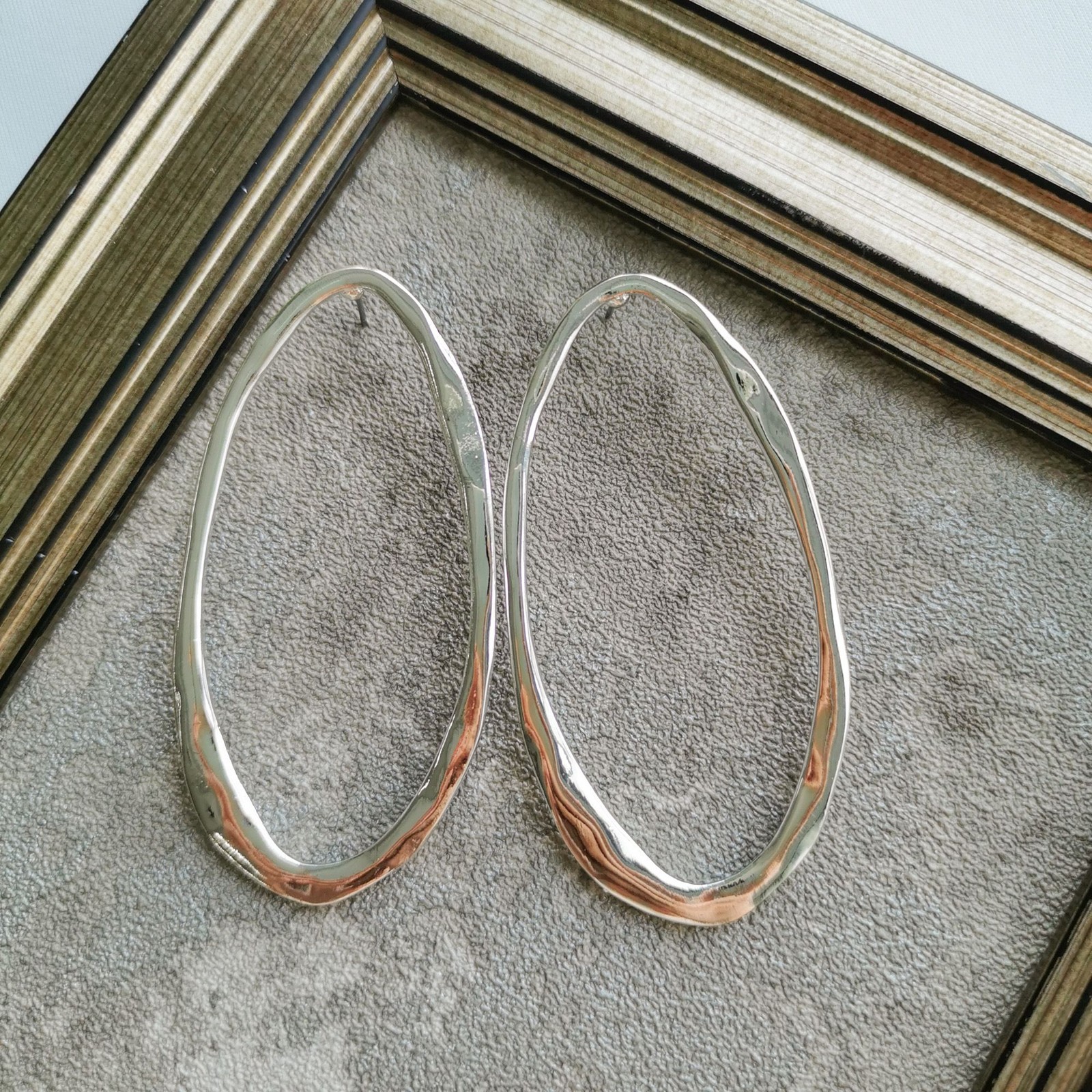 Robert Lee Morris Silver Plated Elongated Oval Hoop Earrings Modern Chic