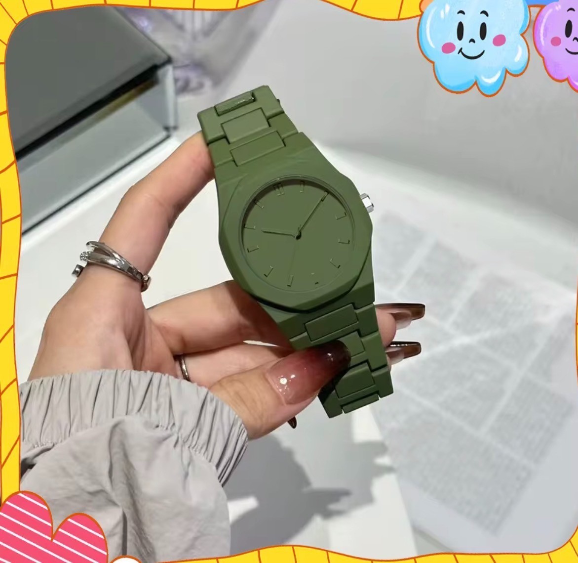 Fashion Unisex Quartz Watch Silicone Wristband Minimalist Design Sports