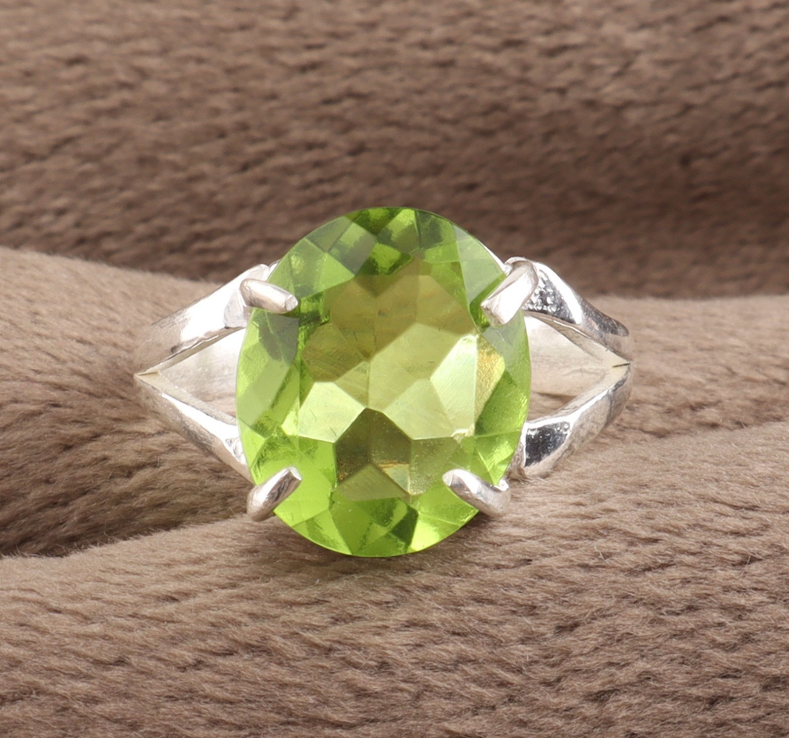Elegant Peridot Gemstone 925 Sterling Silver Handmade Jewelry Ring All Size
