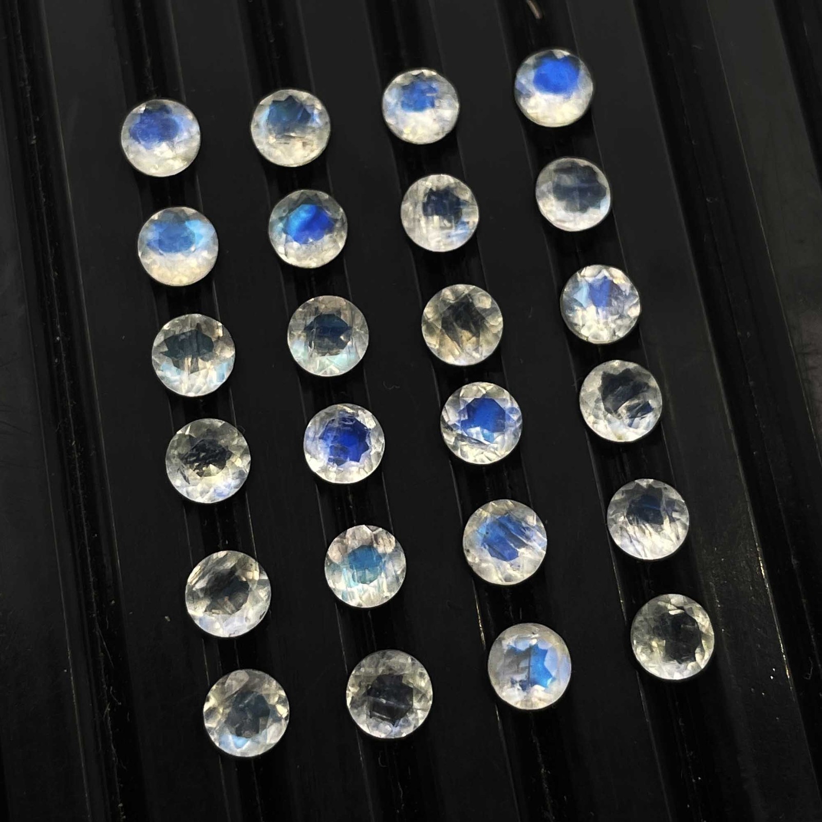 Natural Rainbow Moonstone Round Cut Loose Gemstone Lot 100 Pcs 4 MM