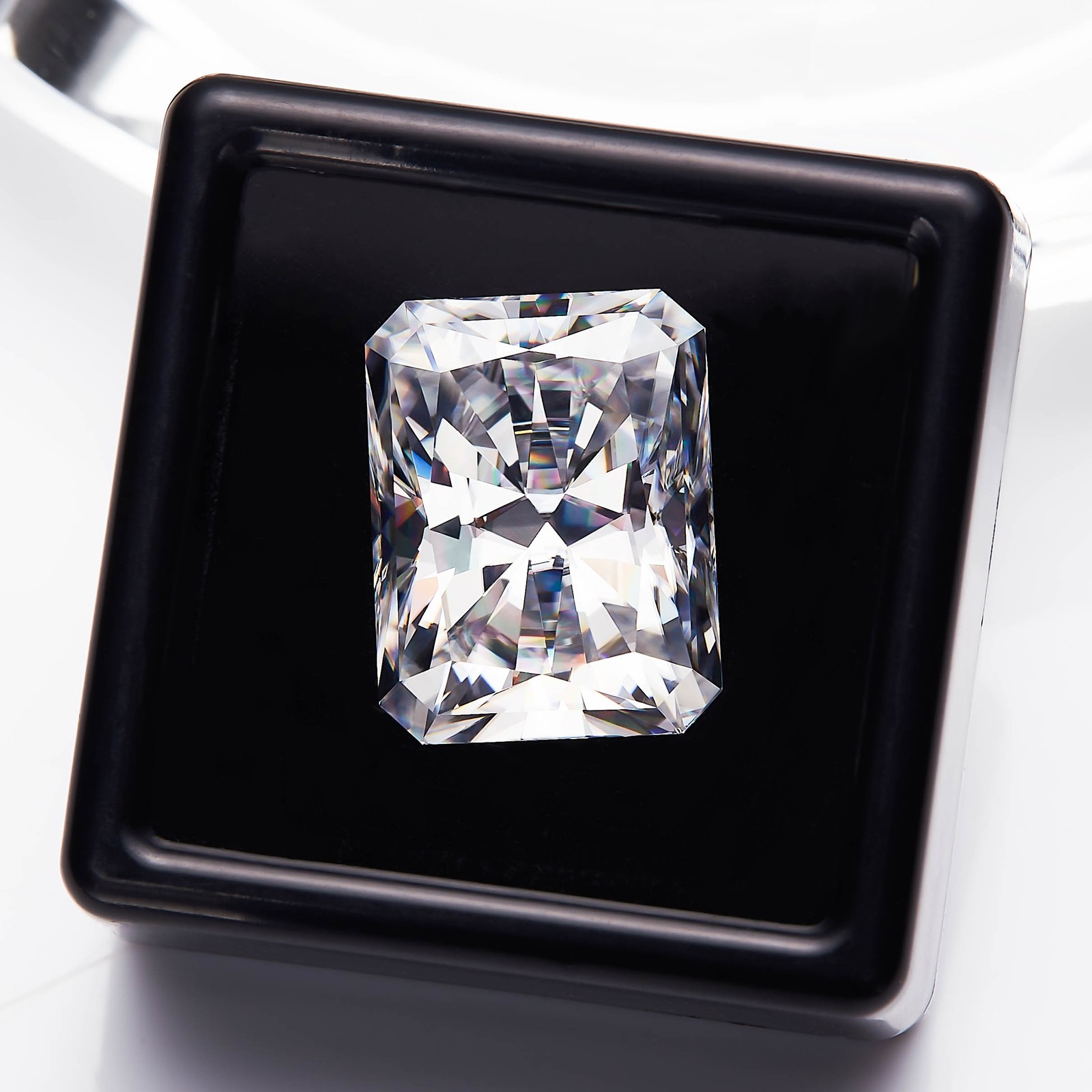 White D Color Loose Moissanite Stone Brilliant Radiant Cut VVS1 With Certificate