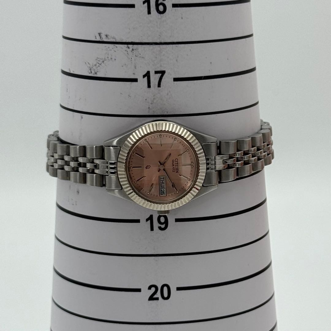 Mint condition, fully functional CITIZEN quartz watch with new battery, day/date