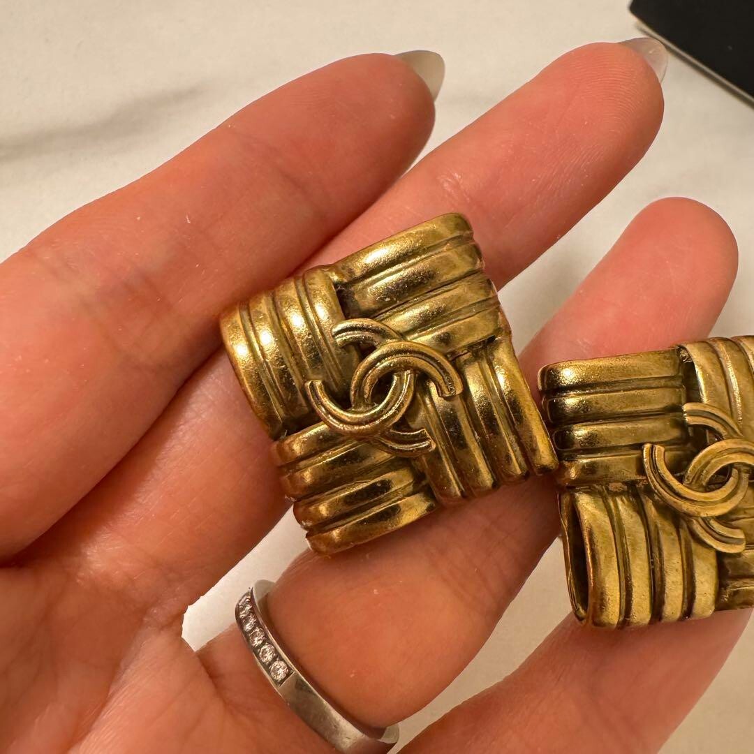 CHANEL Earrings Coco Mark Metal Gold Authentic Guaranteed Used