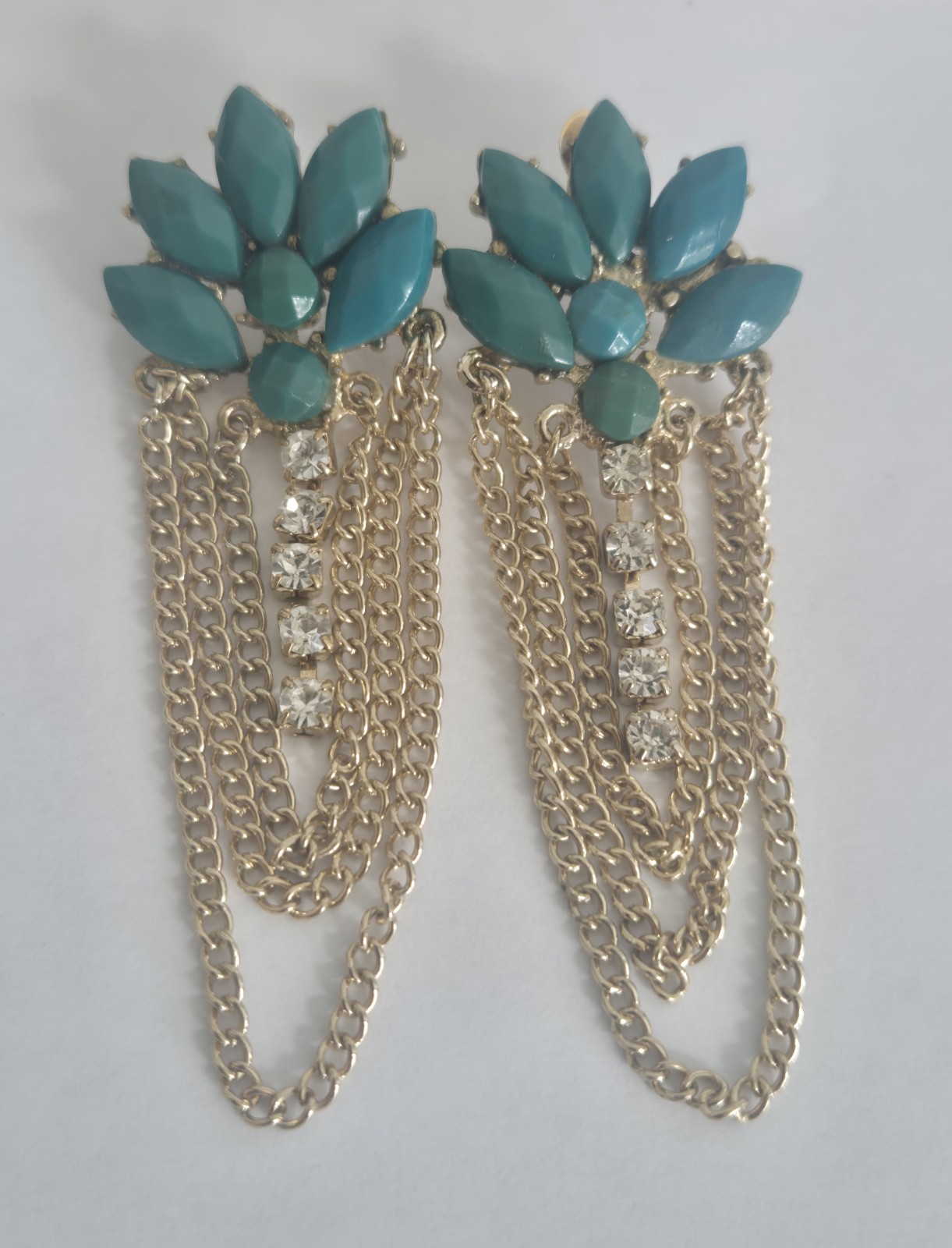 Green Stone Drop Earrings Gold Tone Chain & Sparkling Rhinestone Jewelry