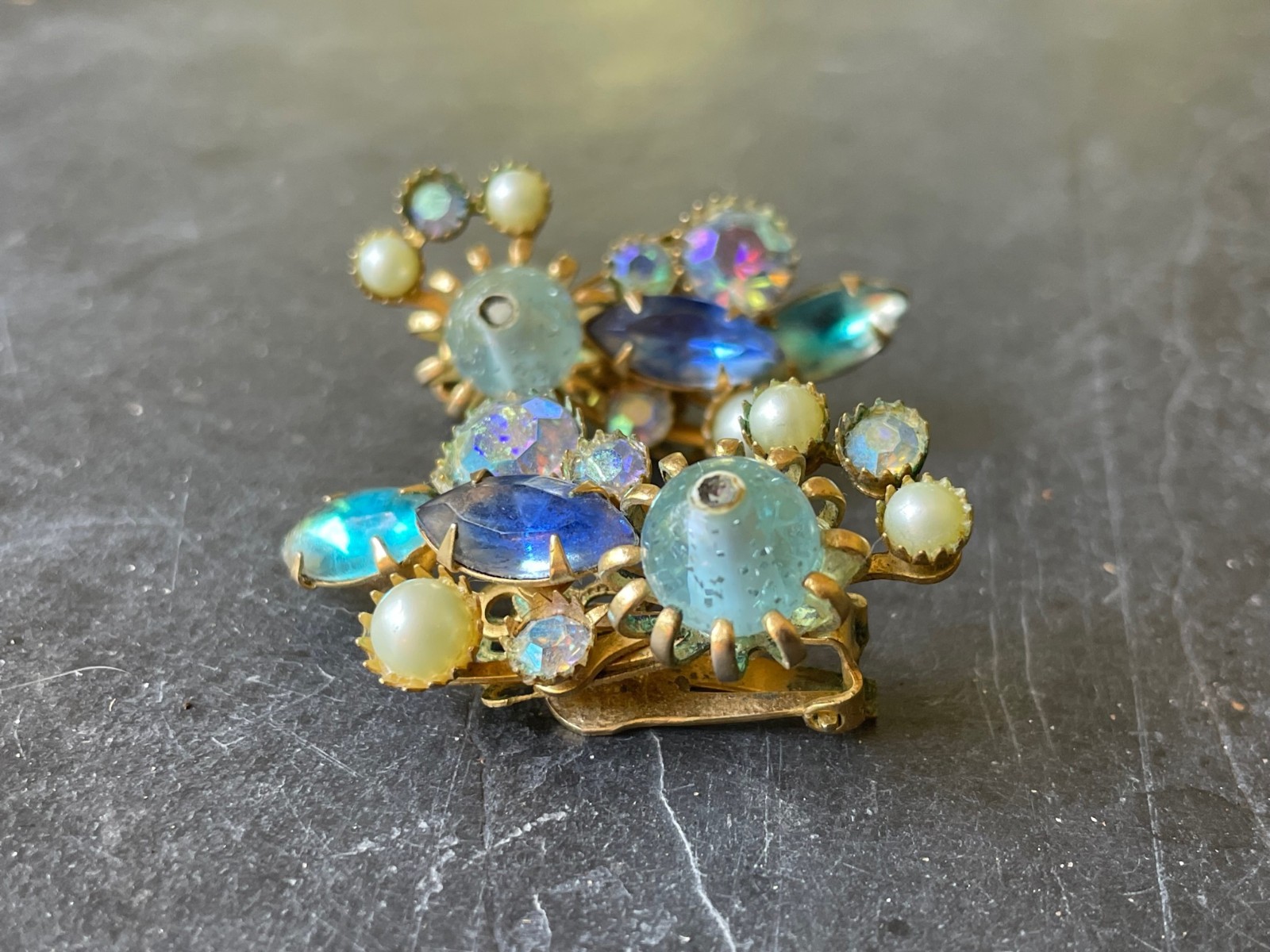 Vtg Unsigned Designer Estate Aqua Blue Climber Clip Earrings Marquise Quality