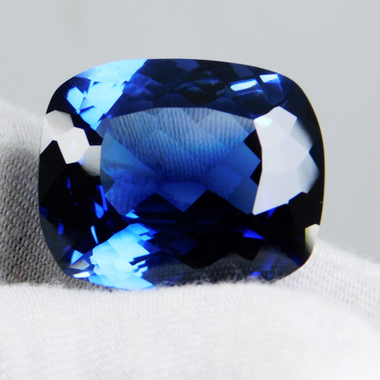 Natural Ceylon Blue Sapphire 29.10 Ct Cushion FLAWLESS Certified Loose Gemstone
