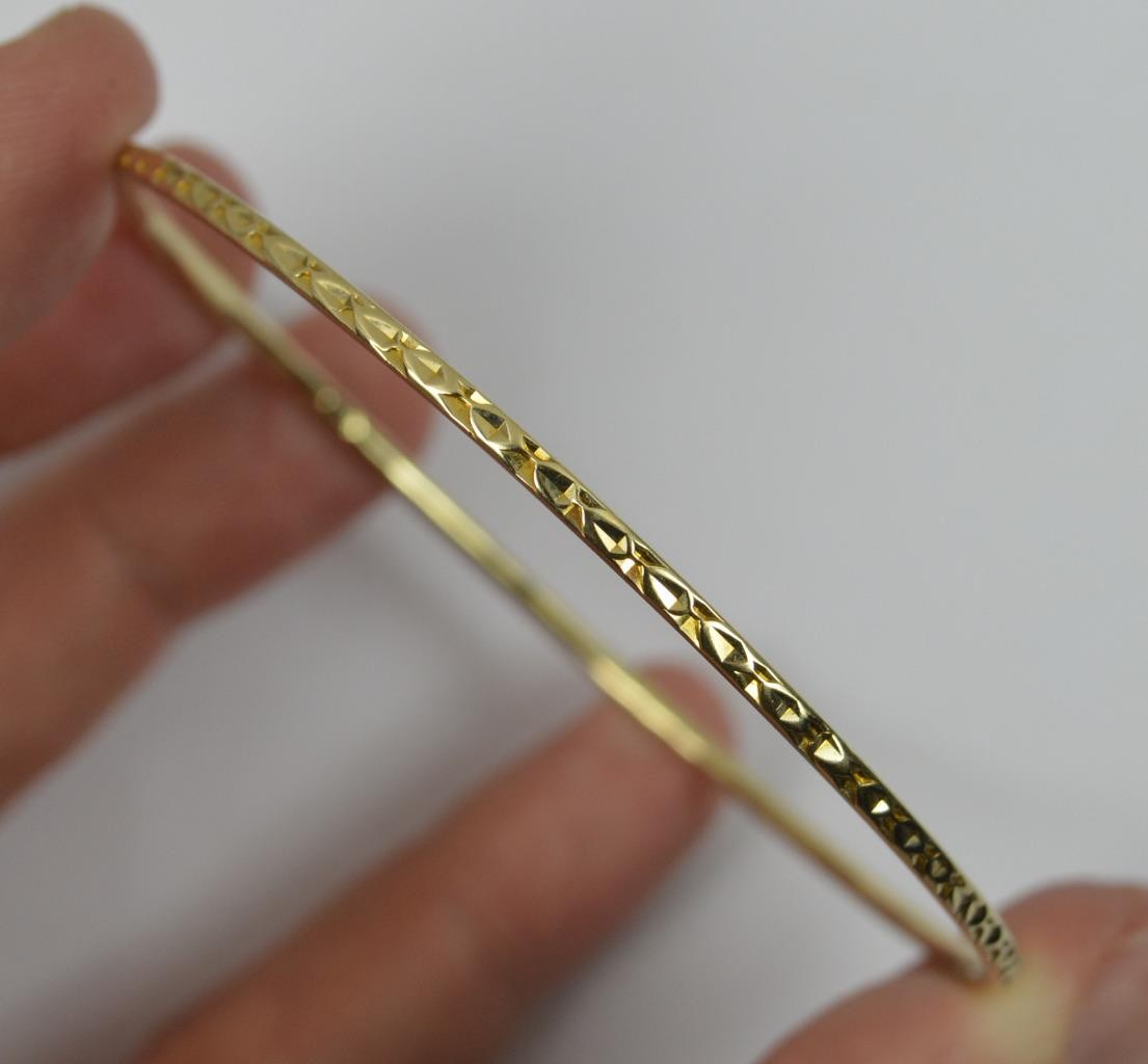 Vintage 9 Carat Gold 7 1/2″ Bangle