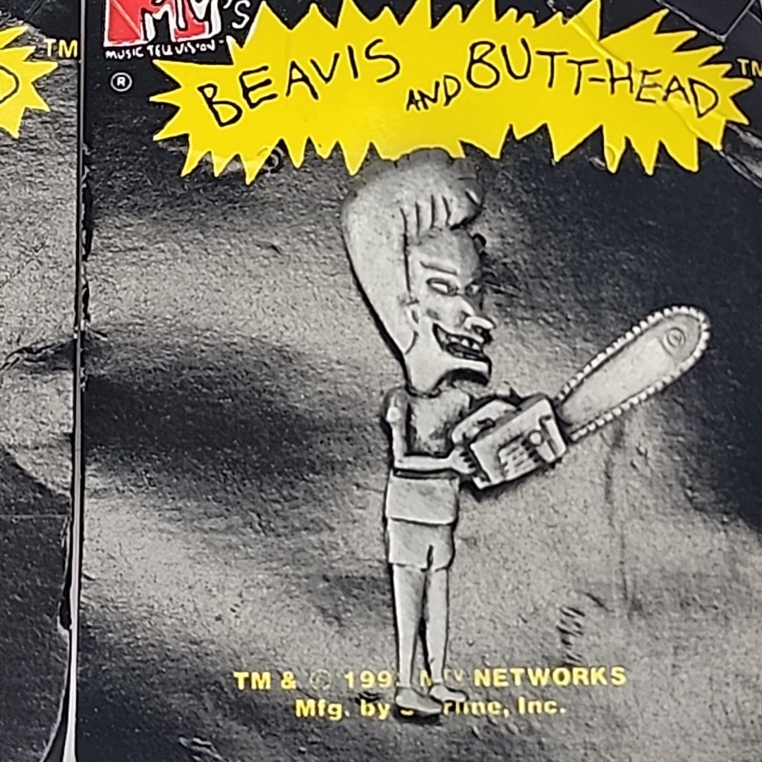New Vtg 1993 Old Stock MTV 2.5″ Beavis & Butthead Chainsaw Metal Pin Starline