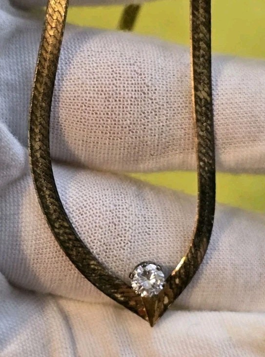 Signed Italy SU Sterling Silver 925 Chain 16″ Necklace V Shaped W/ Clear Stone