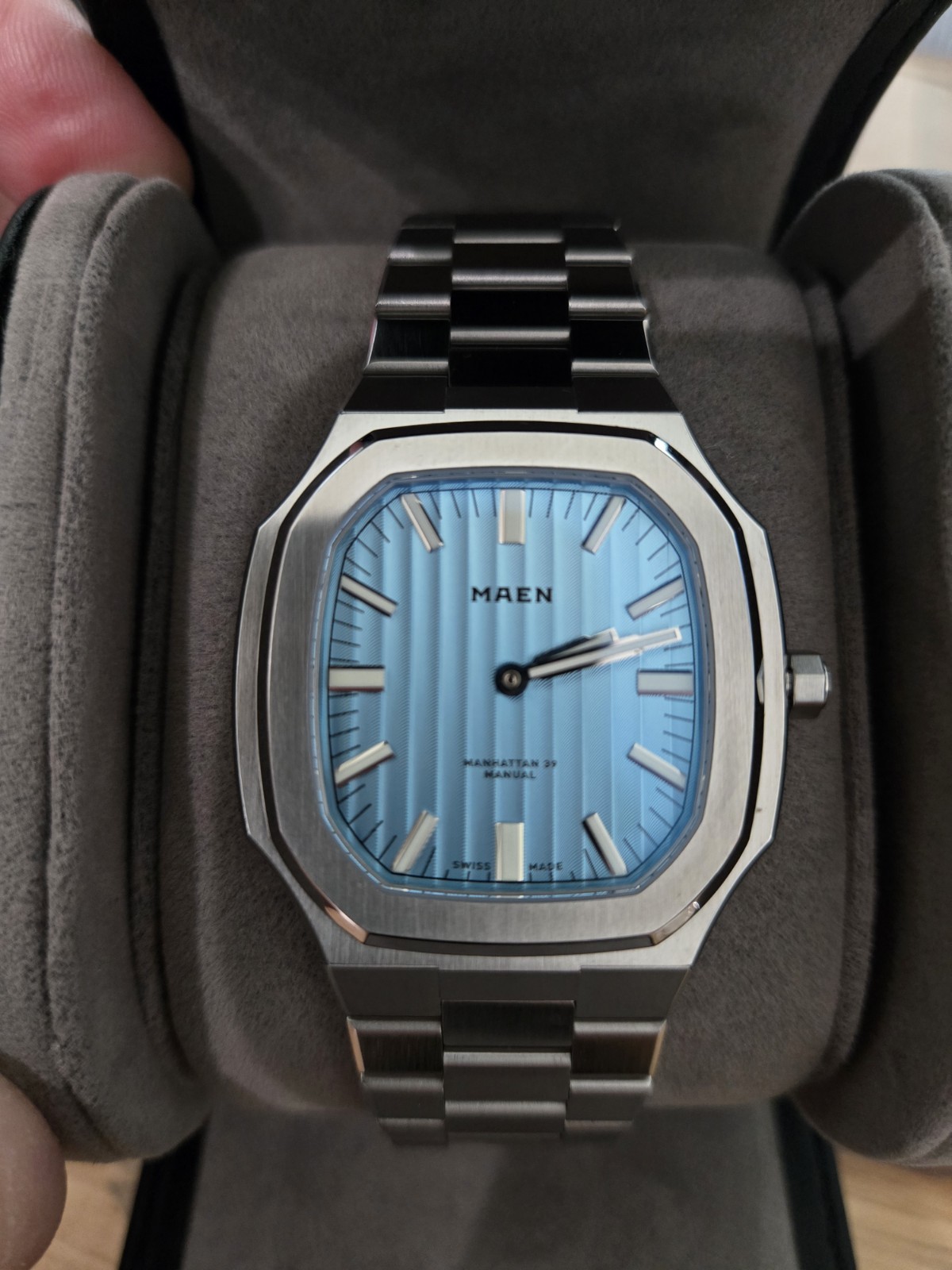 MAEN Manhattan 39 Ultra Thin Manual Mechanical Swiss Made 39mm Blue Dial
