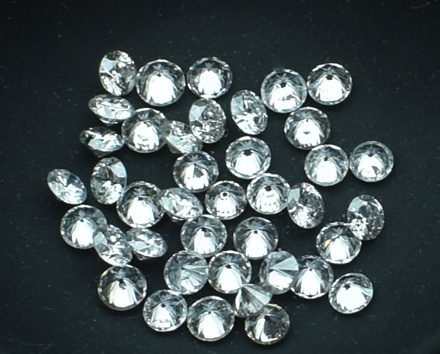 Melange lot of 40 Round brilliant cut diamonds 2.18 cttw G-H-I SI2-SI3 EYE CLEAN