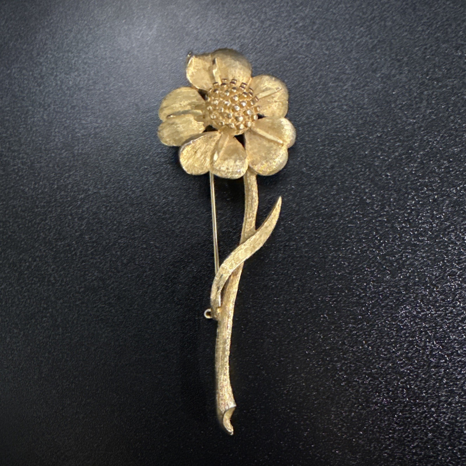 VINTAGE 1950s signed BSK satin brushed Gold large flower brooch 4”