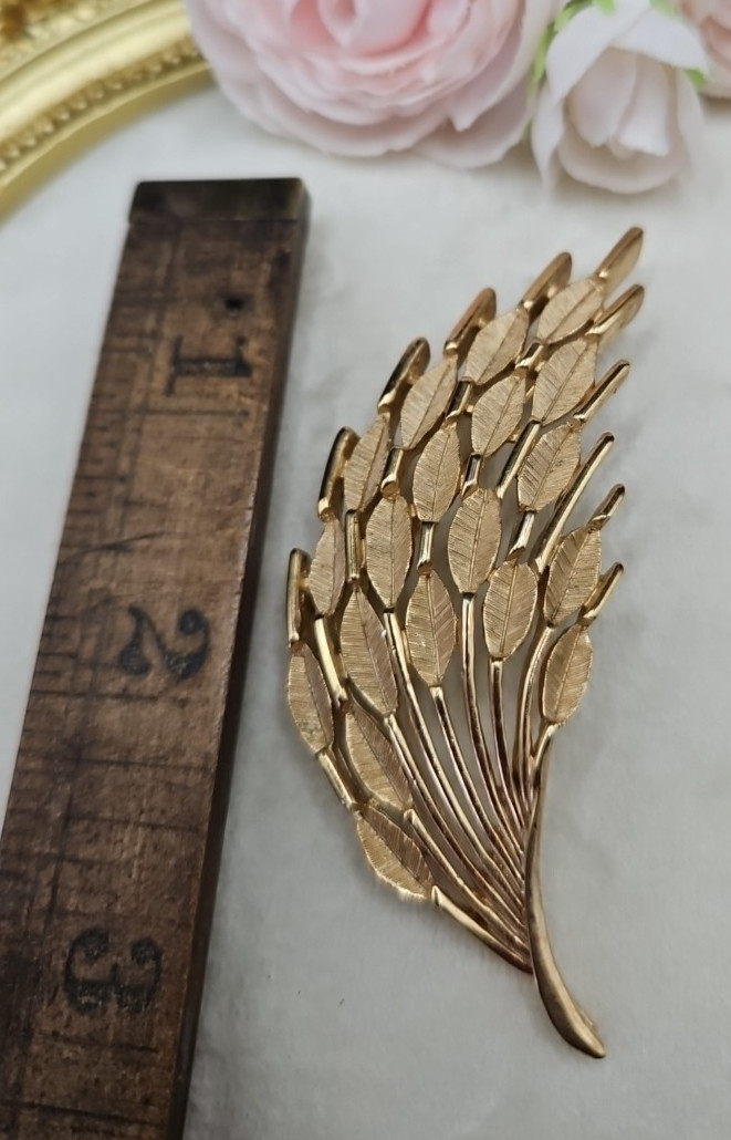 Vintage Crown Trifari Satin Brushed Gold Flower Floral Leaves Brooch Pin Signed