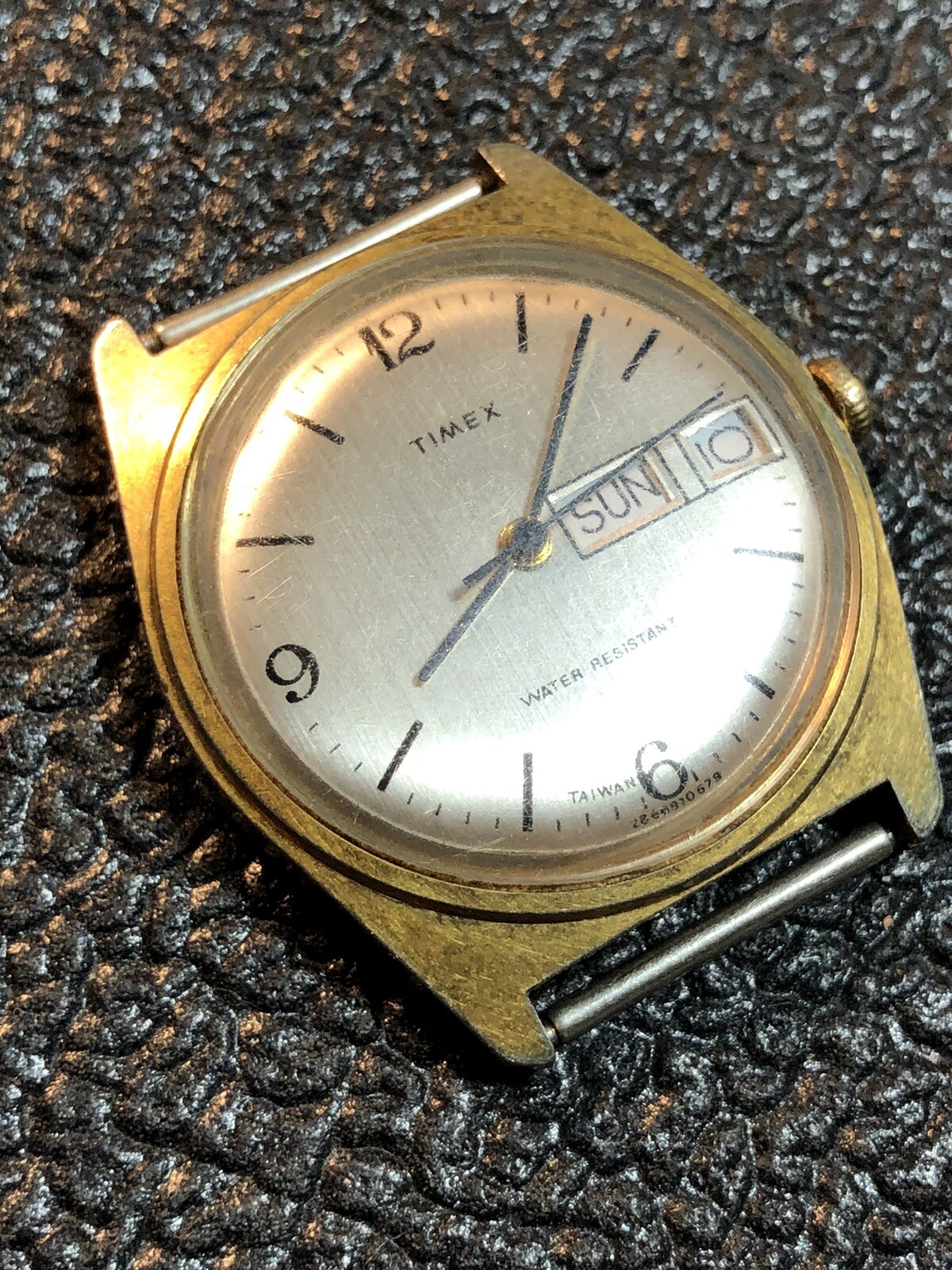 Vintage Timex Great Britain Men’s Mechanical Watch 34mm For Repair Runs