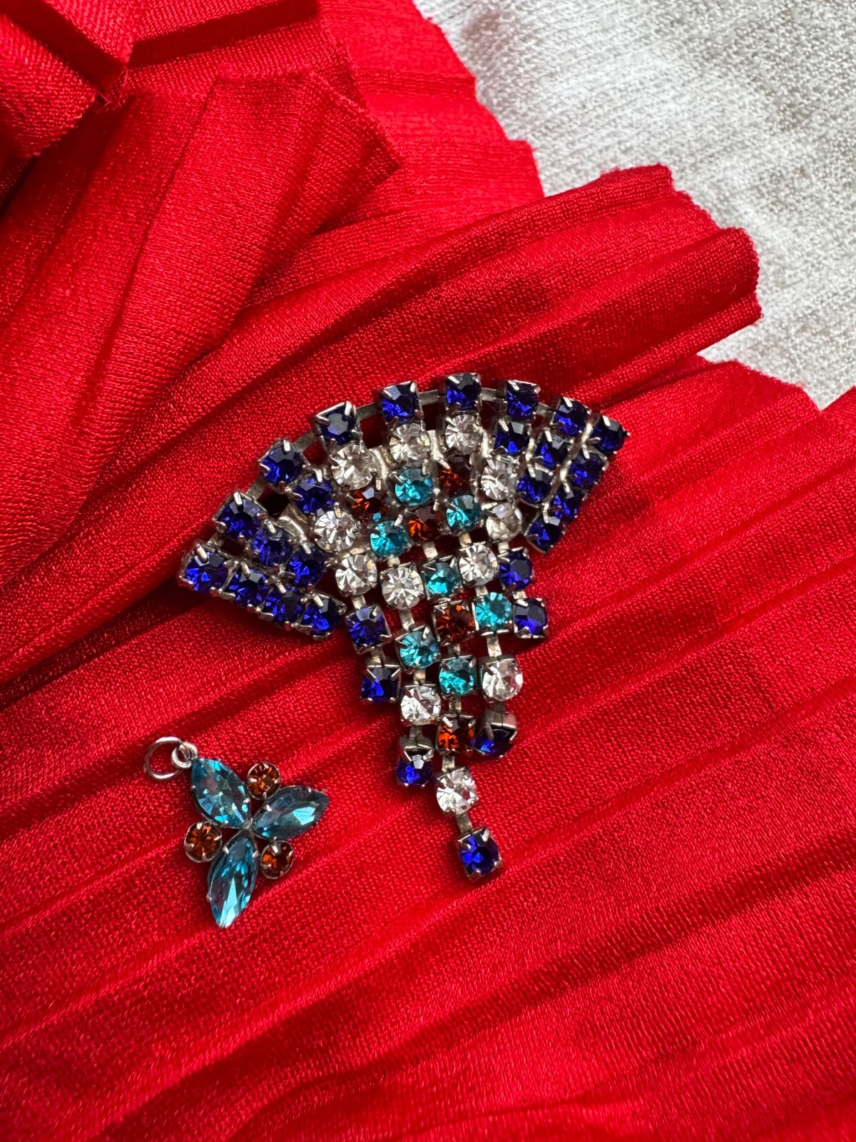 RARE Vintage Czech Glass Jablonex Rhinestone Brooch Pendant Set Waterfall Dangle