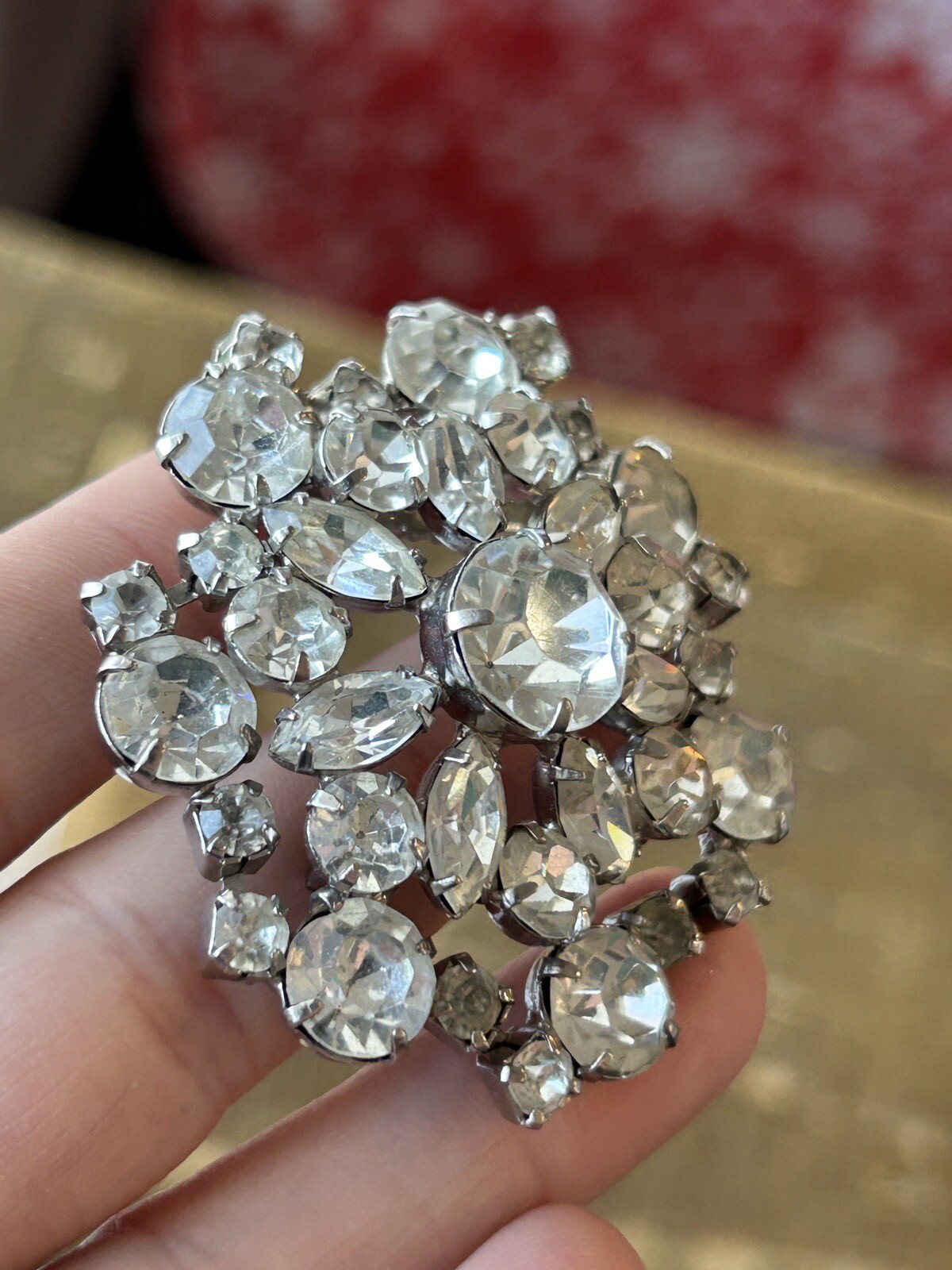 INCREDIBLE Vintage UNSIGNED DESIGNER White Rhinestone Brooch w Stones on BACK !?