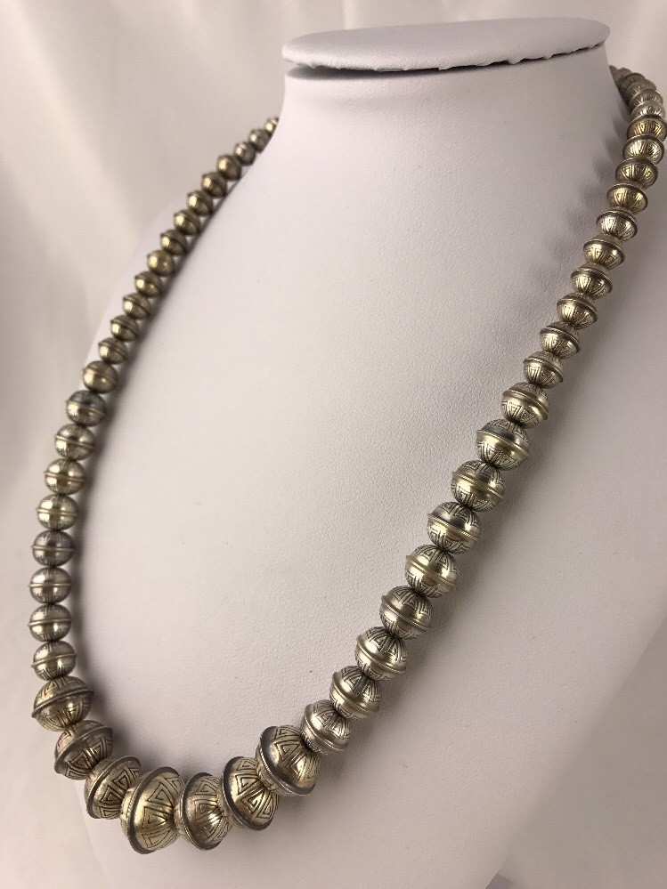 Hand Stamped Bench Navajo Pearls Graduated Sterling Silver Bead Necklace 19″