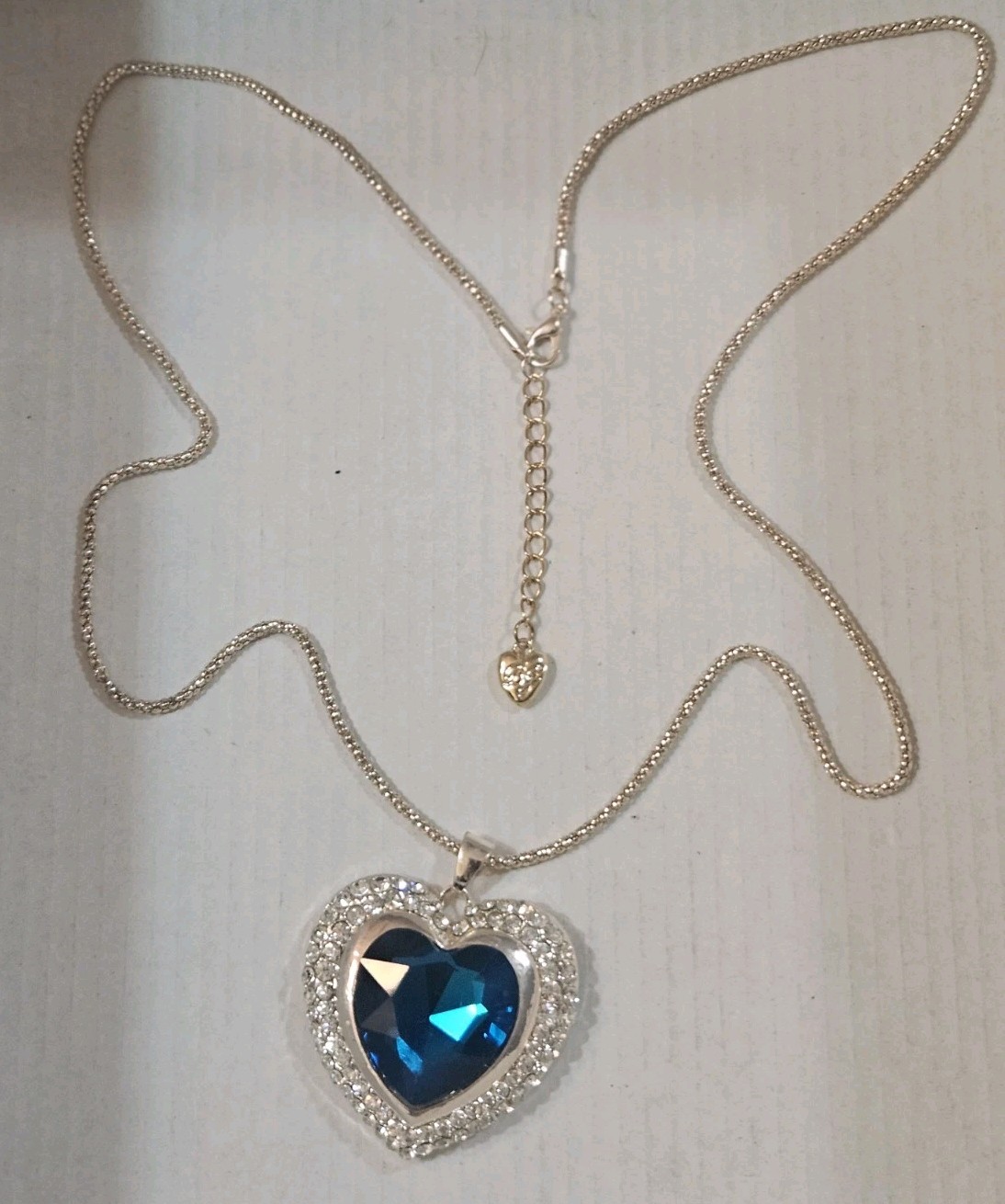 Betsey Johnson Royal Blue Heart Stone & Paved Crystal Pendant & Chain Beautiful
