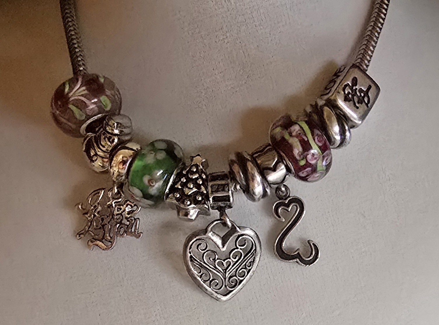 Vintage Michael Anthony 9in Sterling Silver Bracelet with a Variety of Charms