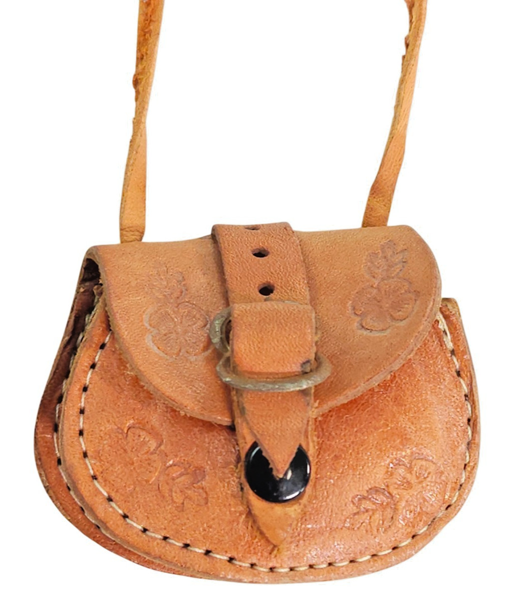 Mini Tooled Leather Embossed Purse Bag Pendant Necklace Light Brown 2.5″