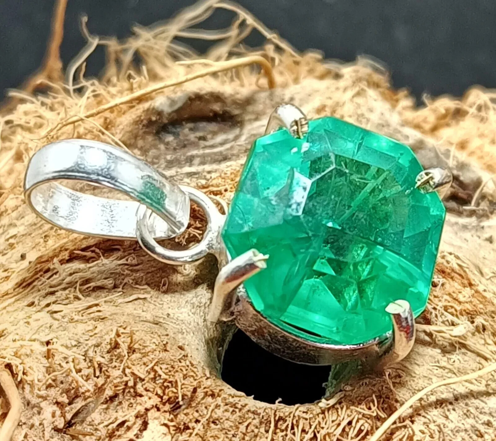 Certified 24.20 Ct Natural Emerald 925 Solid Silver Asscher Cut Pendant Gemstone