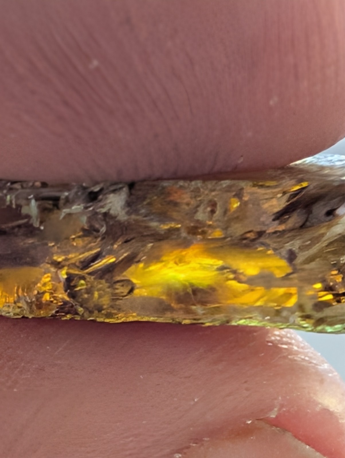 USA seller 8.02 ct Cut to IF Sphene facet rough gemstone specimen