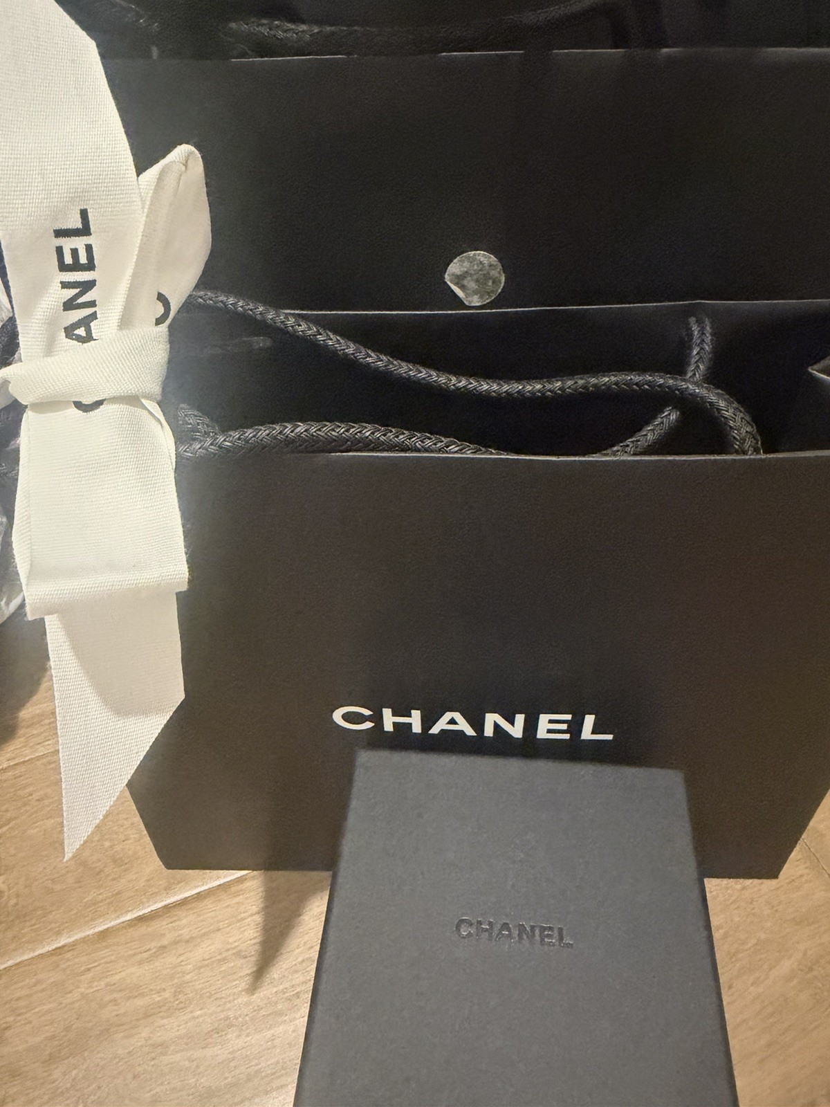 AUTHENTIC CHANEL COCO CRUSH EARCUFF -18K ROSE GOLD