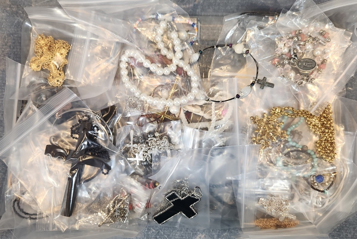 Jewelry Wearable Christian Collection 5 Lbs Lot # 712 See Description