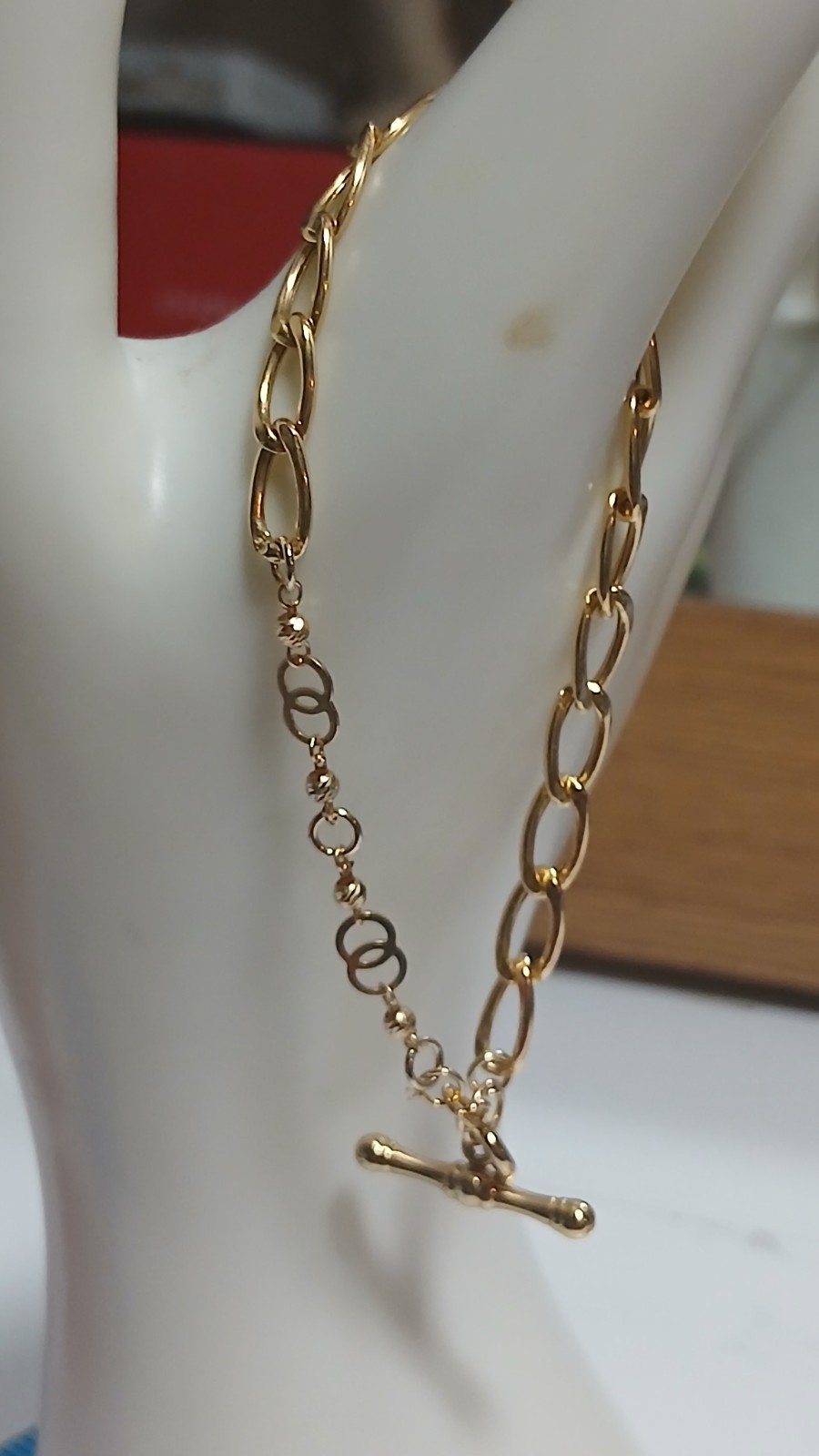 9ct Yellow Gold Bracelet.