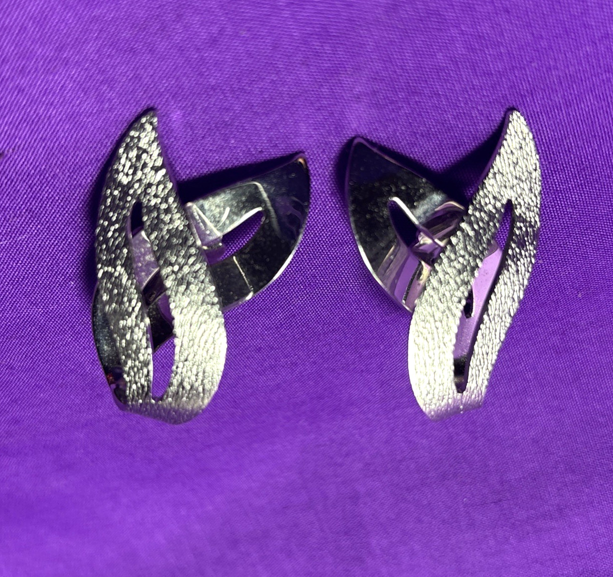 Elegant Silver Tone Clip On Earrings Modern Minimalist E18